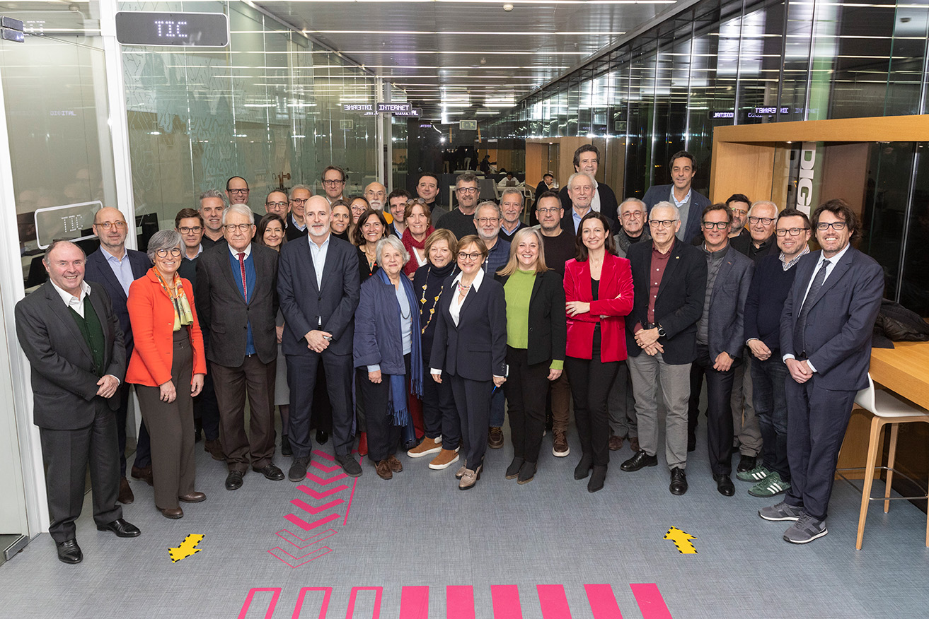 Fotografia de família del desè aniversari del Mentoring Programme.